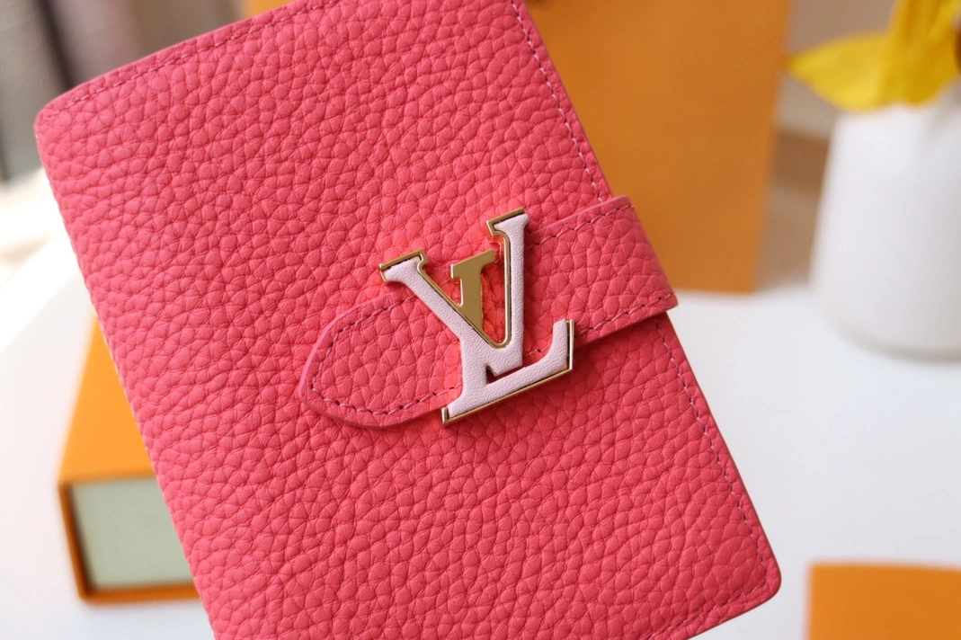Louis Vuitton AAA Quality Card Case Fashionable 1179 - Image 4