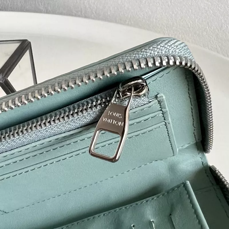 Louis Vuitton AAA Quality Card Case ModernLook 3095 - Image 7