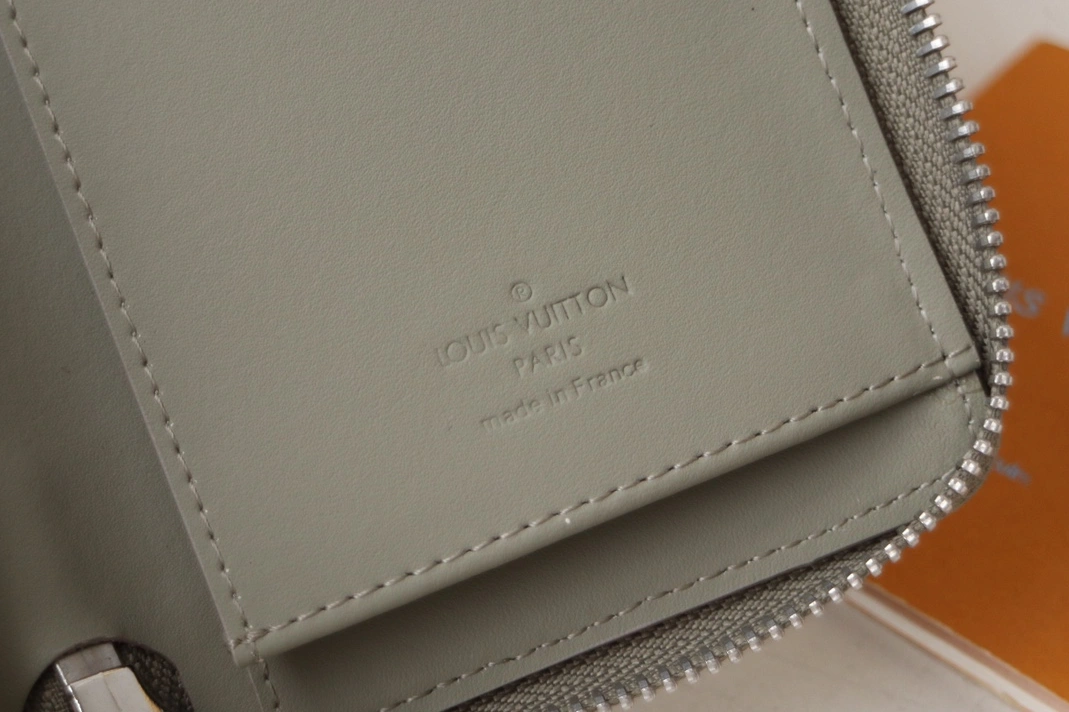 Louis Vuitton AAA Quality Card Case Sleek 6508 - Image 6