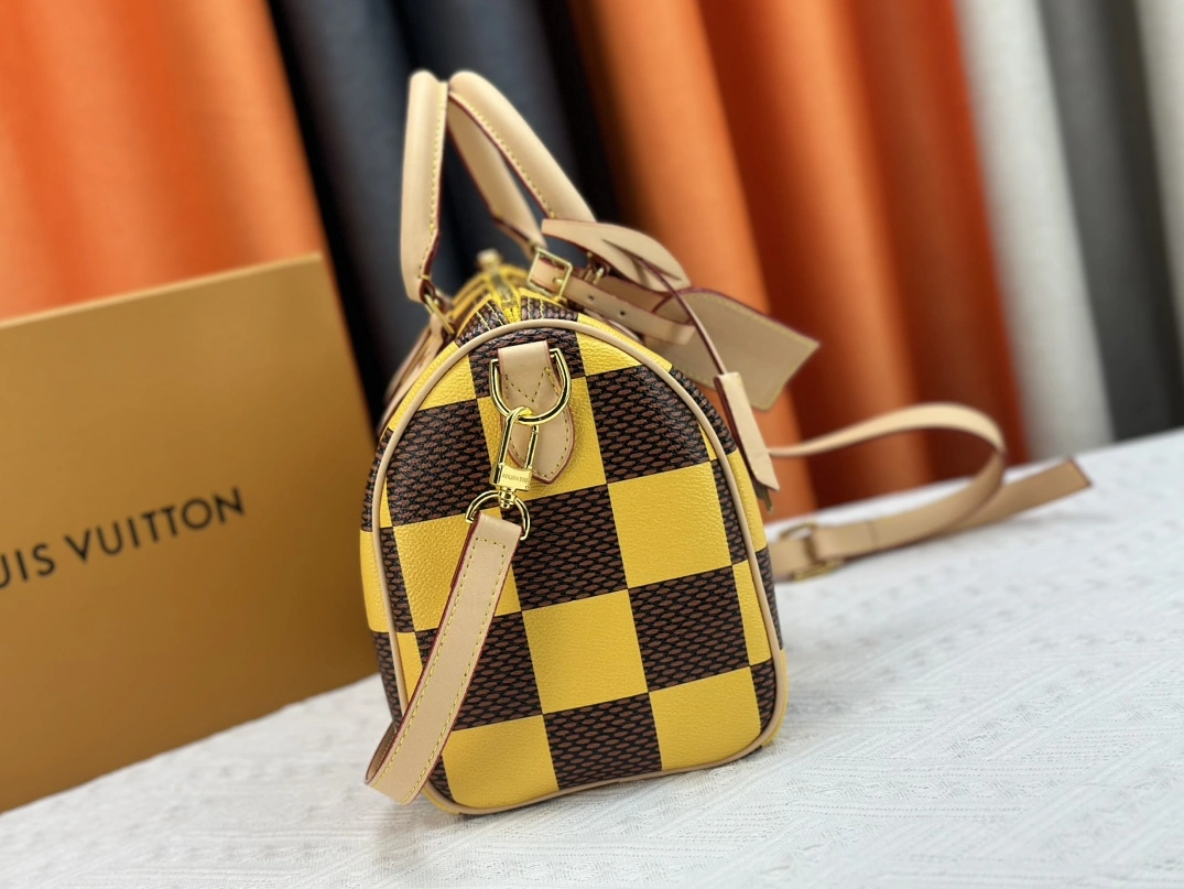 Louis Vuitton AAA Quality Handbags For Women Sleek 8925 - Image 3