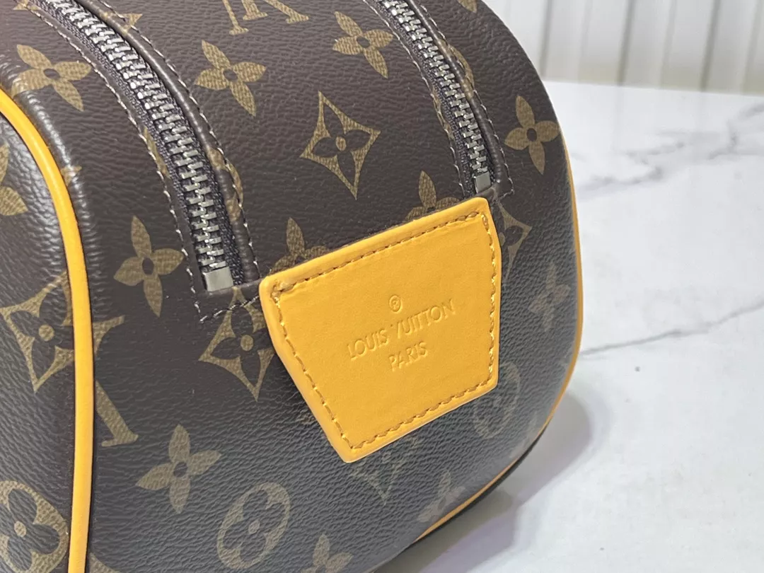 Louis Vuitton AAA Quality Handbags For Women Unique 6374 - Image 4