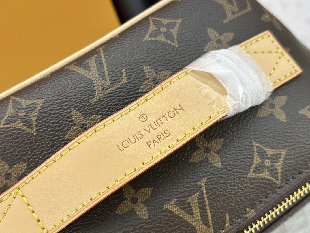 Louis Vuitton AAA Quality Handbags Functional 8892 - Image 5