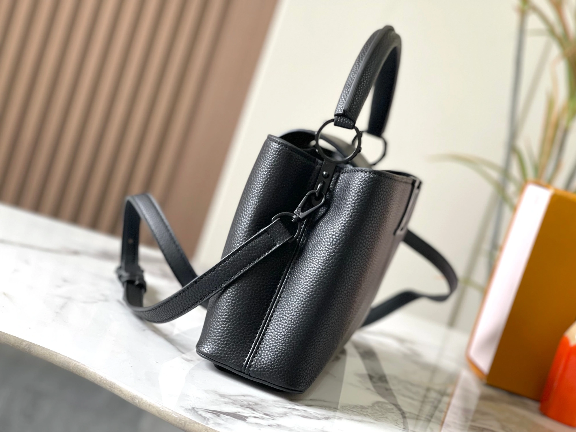 Louis Vuitton AAA Quality Messenger Bags For Women Cozy 223