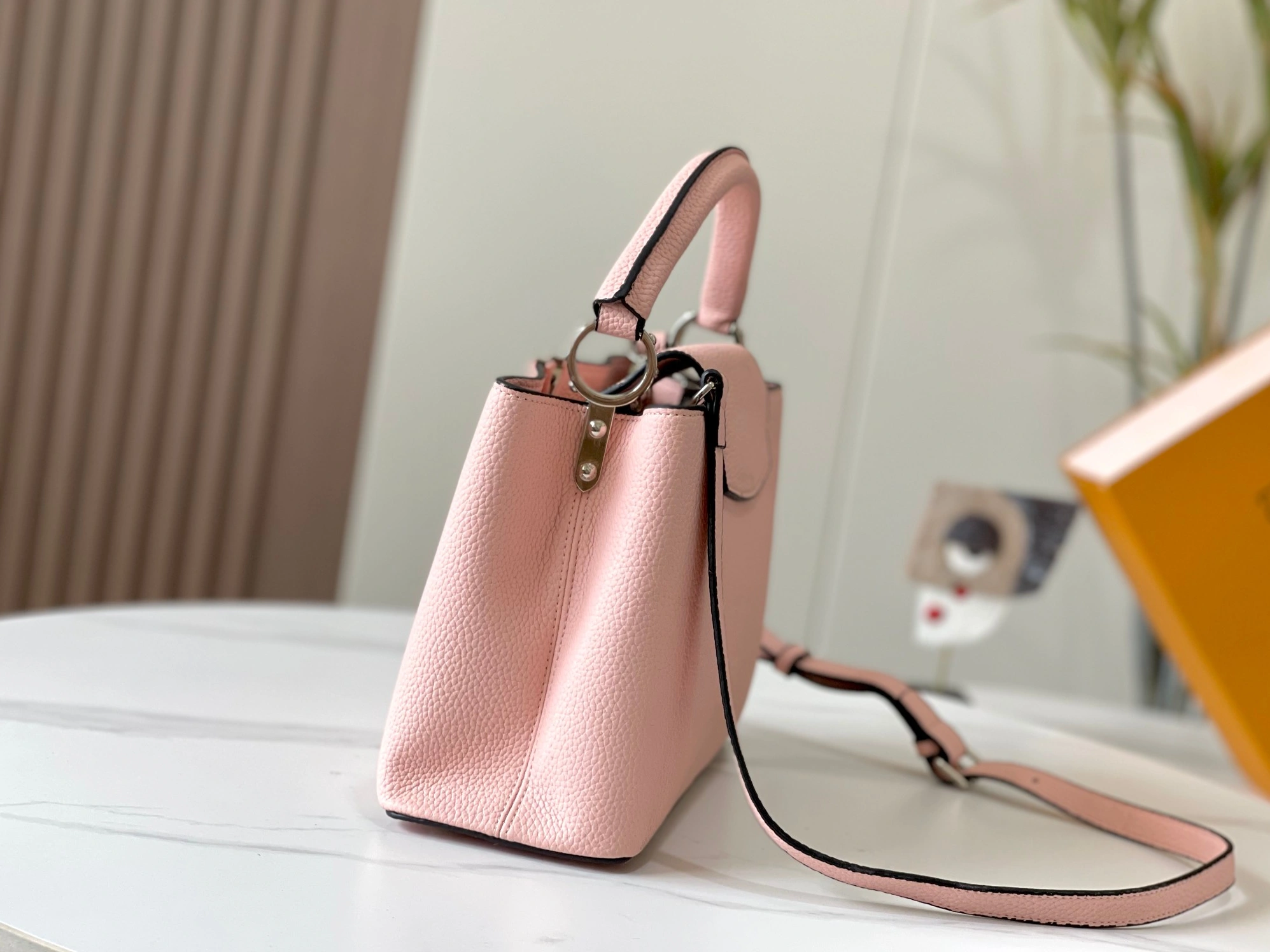 Louis Vuitton AAA Quality Messenger Bags For Women DailyWear 1757