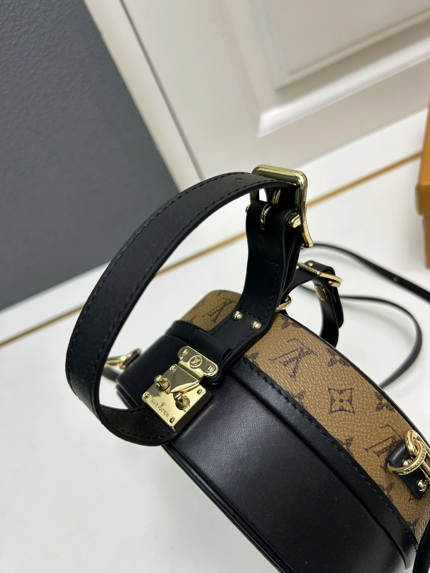 Louis Vuitton AAA Quality Messenger Bags For Women Durable 9644 - Image 5