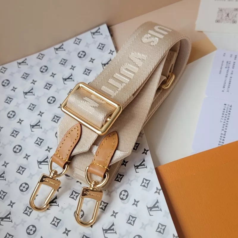 Louis Vuitton AAA Quality Messenger Bags For Women Sleek 1099 - Image 3