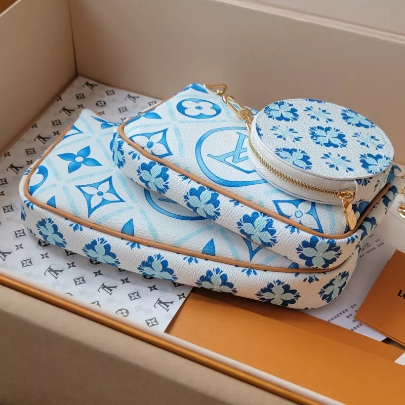 Louis Vuitton AAA Quality Messenger Bags For Women Sleek 1099 - Image 5