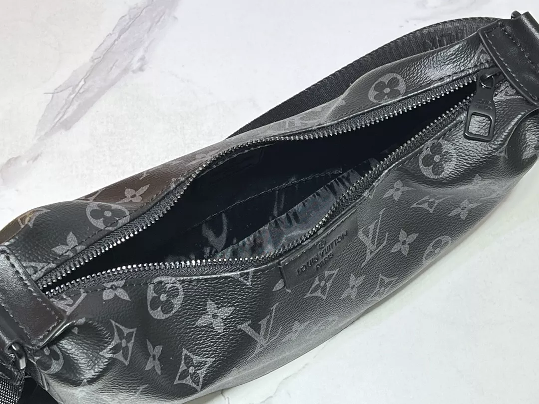 Louis Vuitton AAA Quality Messenger Bags For Women Trendsetting 2712 - Image 8