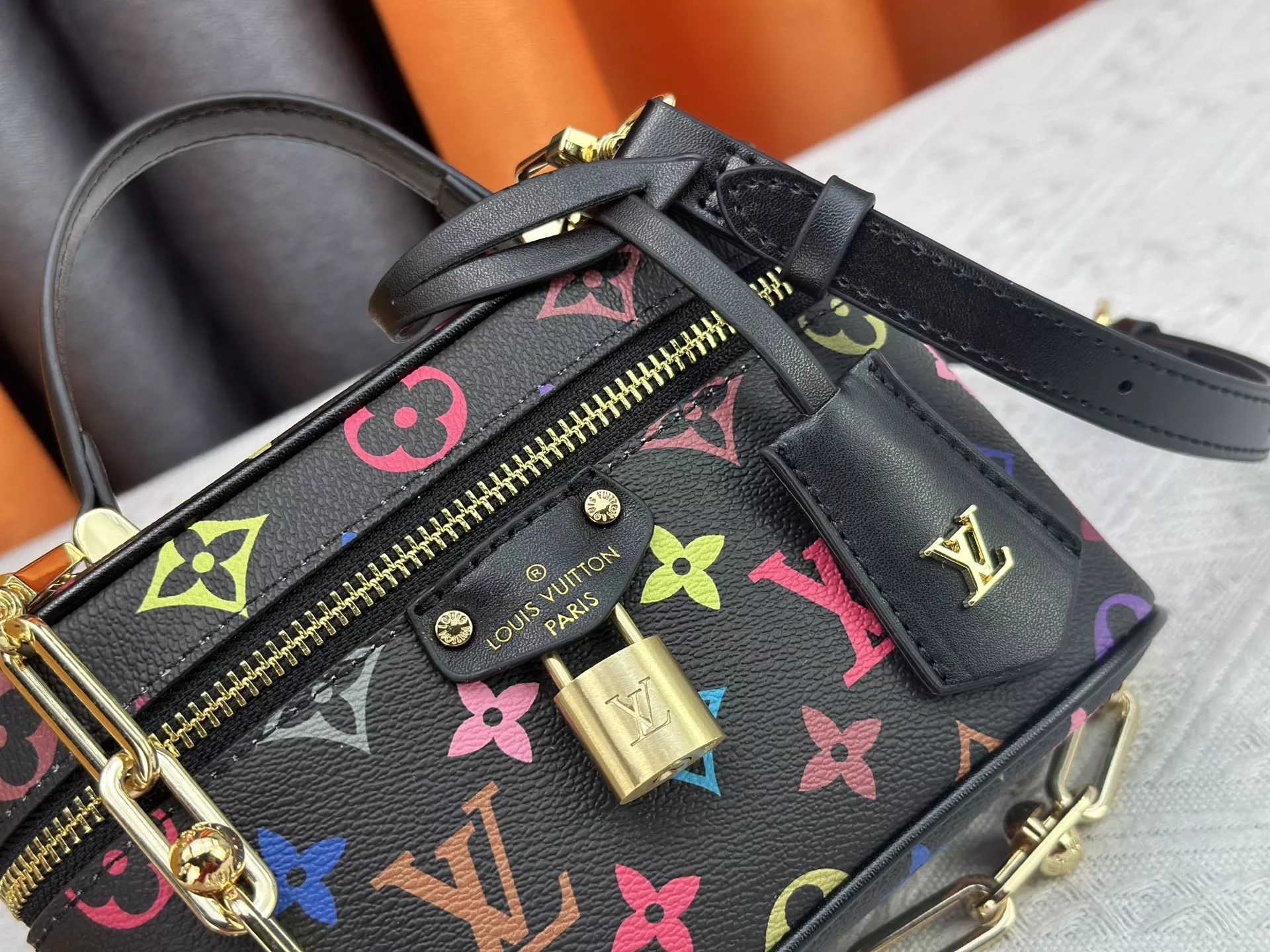 Louis Vuitton AAA Quality Messenger Bags For Women UrbanStyle 392 - Image 6