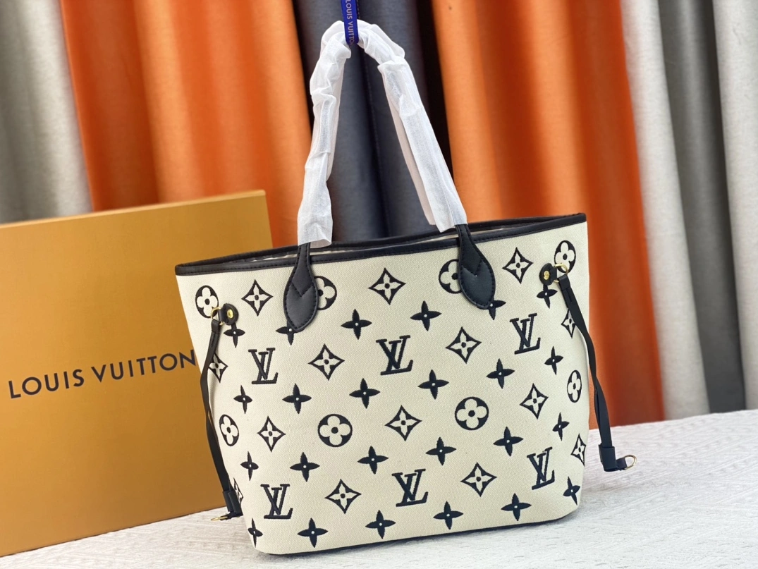 Louis Vuitton AAA Quality Shoulder Bags For Women BestValue 3857