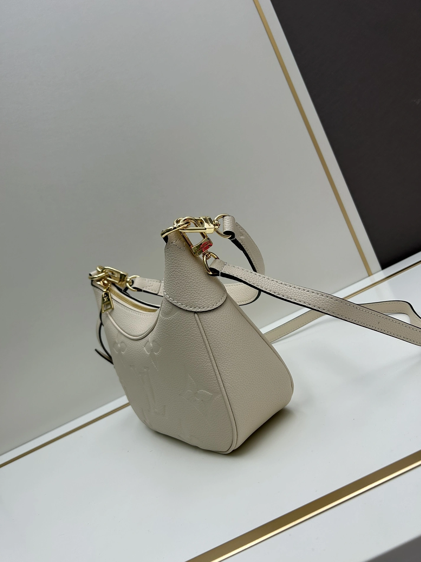 Louis Vuitton AAA Quality Shoulder Bags For Women Bright 7822