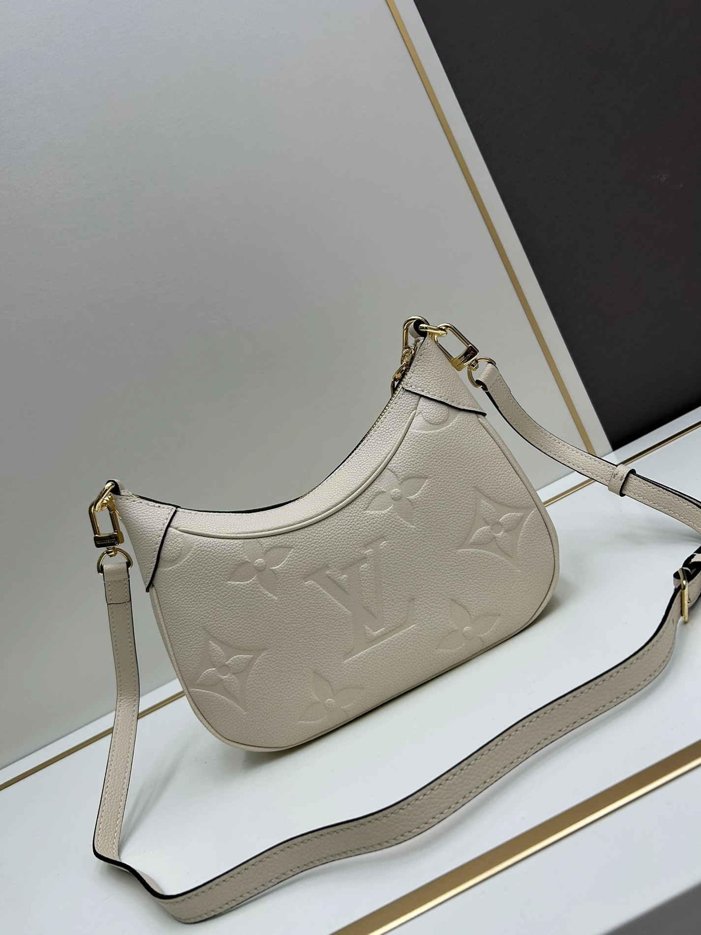 Louis Vuitton AAA Quality Shoulder Bags For Women Bright 7822 - Image 3