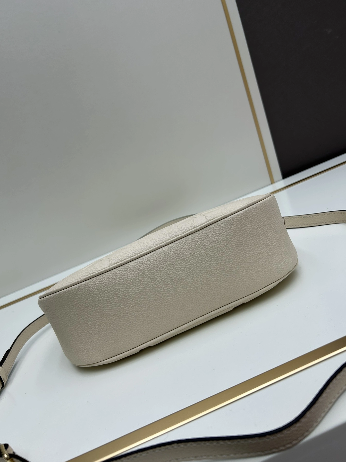 Louis Vuitton AAA Quality Shoulder Bags For Women Bright 7822 - Image 5