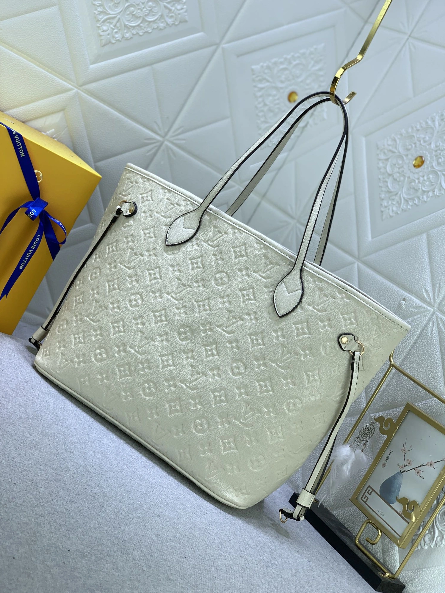 Louis Vuitton AAA Quality Shoulder Bags For Women Minimalist 8165