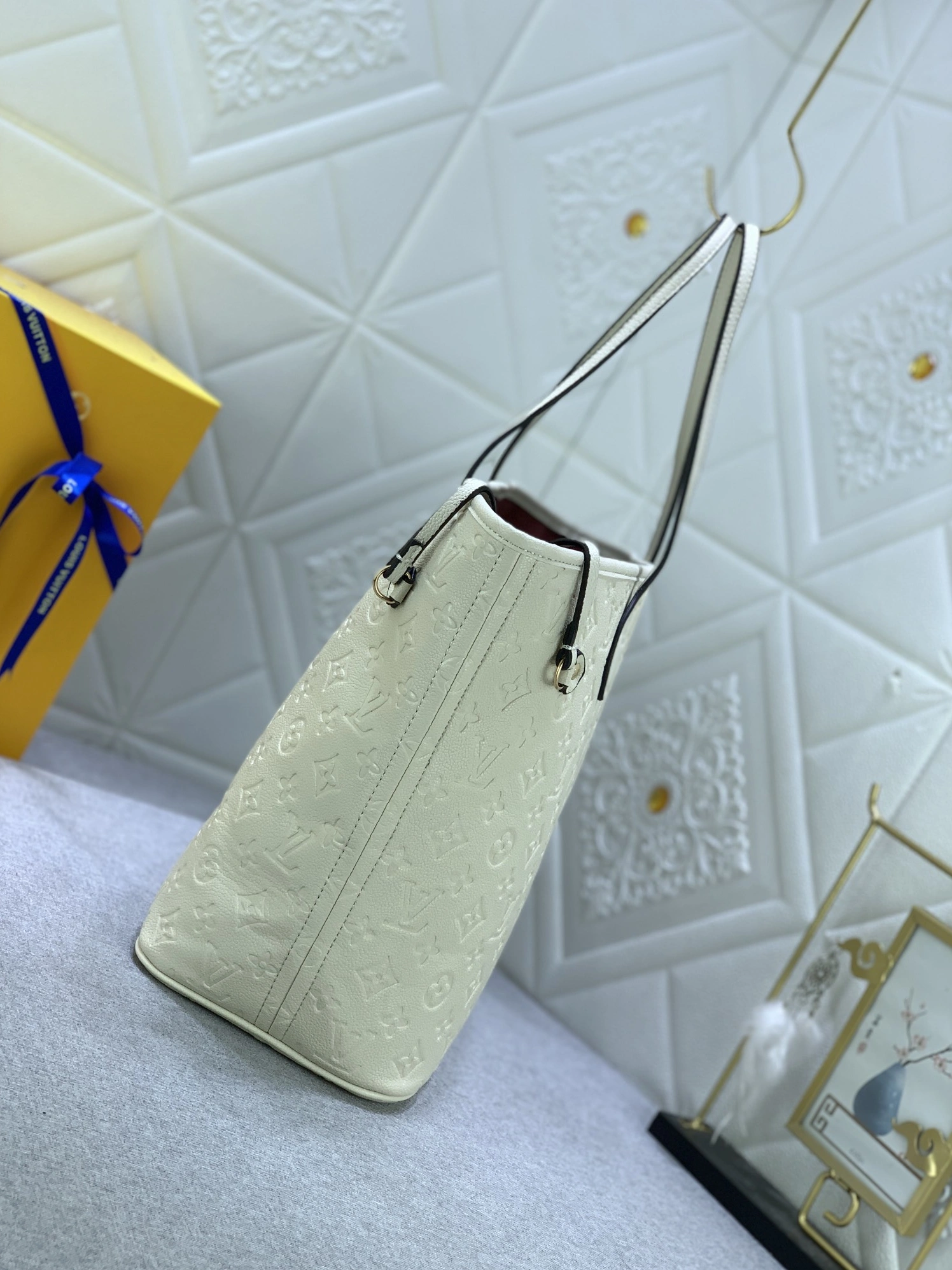 Louis Vuitton AAA Quality Shoulder Bags For Women Minimalist 8165 - Image 4