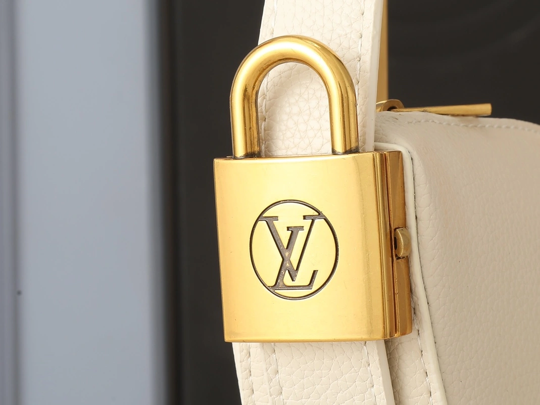 Louis Vuitton AAA Quality Shoulder Bags For Women Reliable 7085 - Image 5