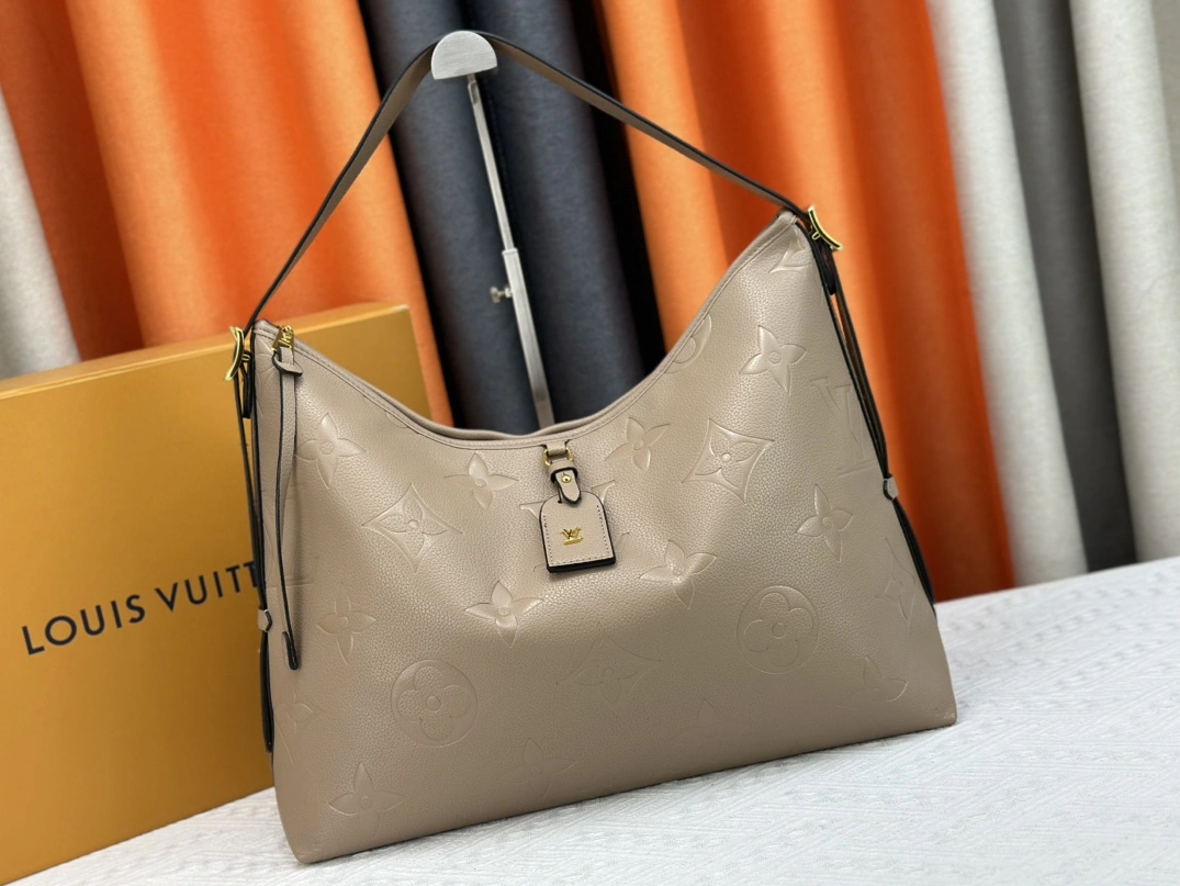 Louis Vuitton AAA Quality Shoulder Bags For Women Unique 3452