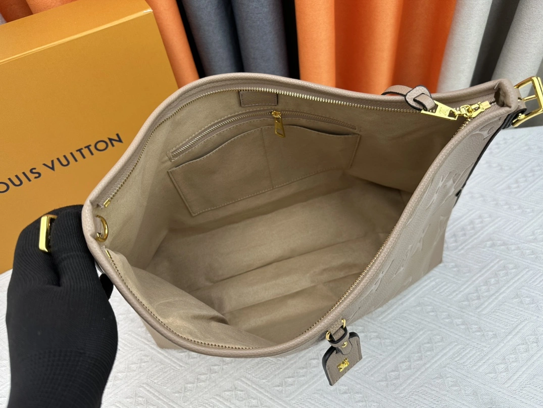 Louis Vuitton AAA Quality Shoulder Bags For Women Unique 3452 - Image 8