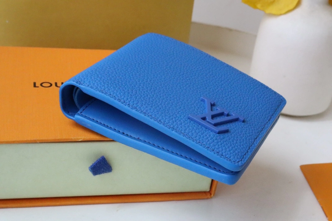 Louis Vuitton AAA Quality Wallets Comfortable 3652 - Image 3