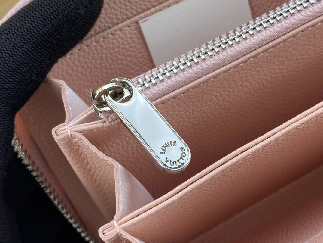 Louis Vuitton AAA Quality Wallets For Women GoAnywhere 8363 - Image 6