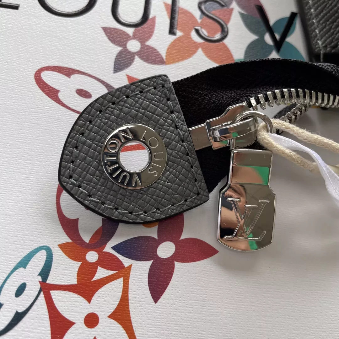 Louis Vuitton AAA Quality Wallets Lightweight 927 - Image 5