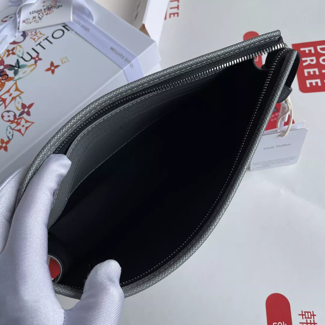 Louis Vuitton AAA Quality Wallets Lightweight 927 - Image 7