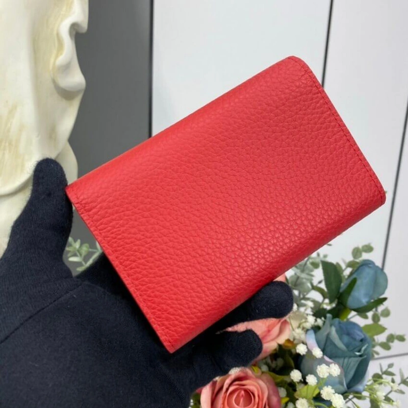 Cowhidele Louis Vuitton Capucines Compact Wallet - Image 4