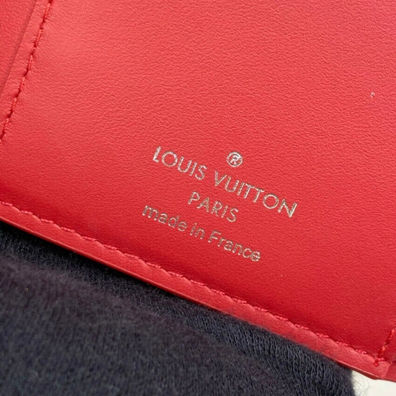 Cowhidele Louis Vuitton Capucines Compact Wallet - Image 9