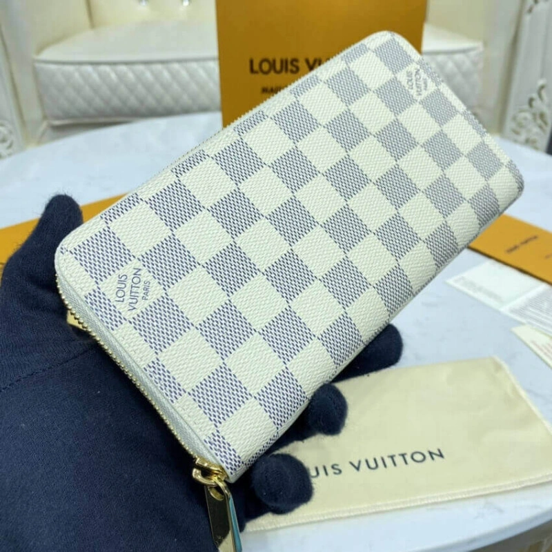 3 large g Louis Vuitton Damier Azur Zippy Wallet Beige - Image 3