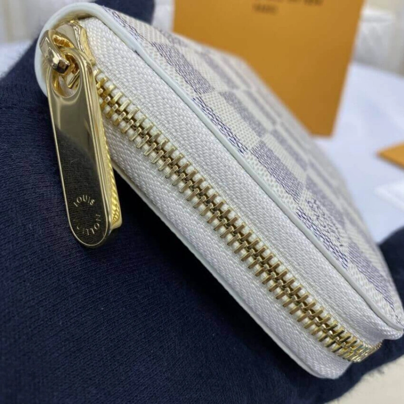 3 large g Louis Vuitton Damier Azur Zippy Wallet Beige - Image 6