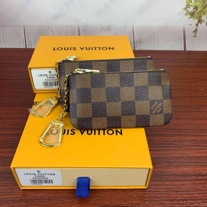 Grained c Louis Vuitton Damier Ebene Key Pouch - Image 5