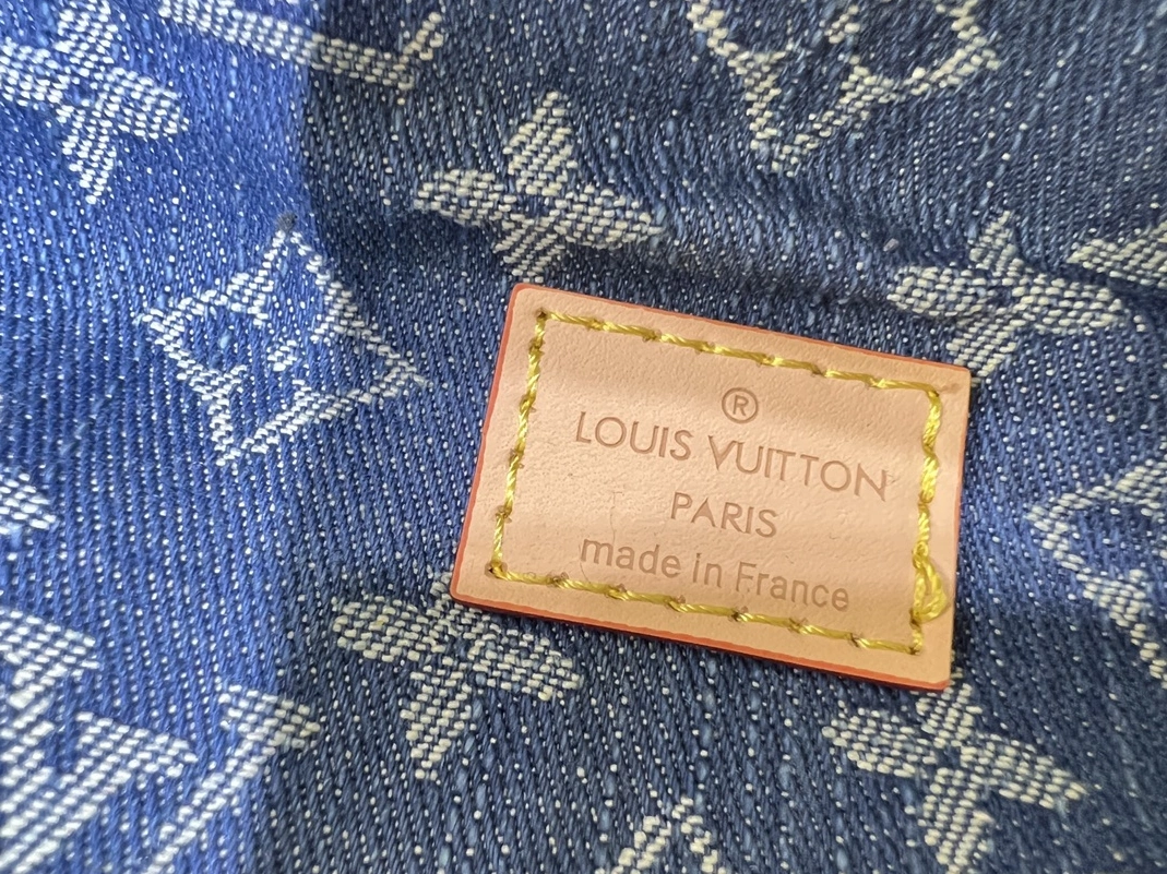 Louis Vuitton LV AAA Quality Belt Bags Versatile 5230 - Image 7