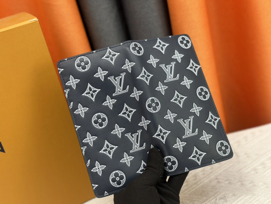 Louis Vuitton LV Card Case Affordable 4078 - Image 6