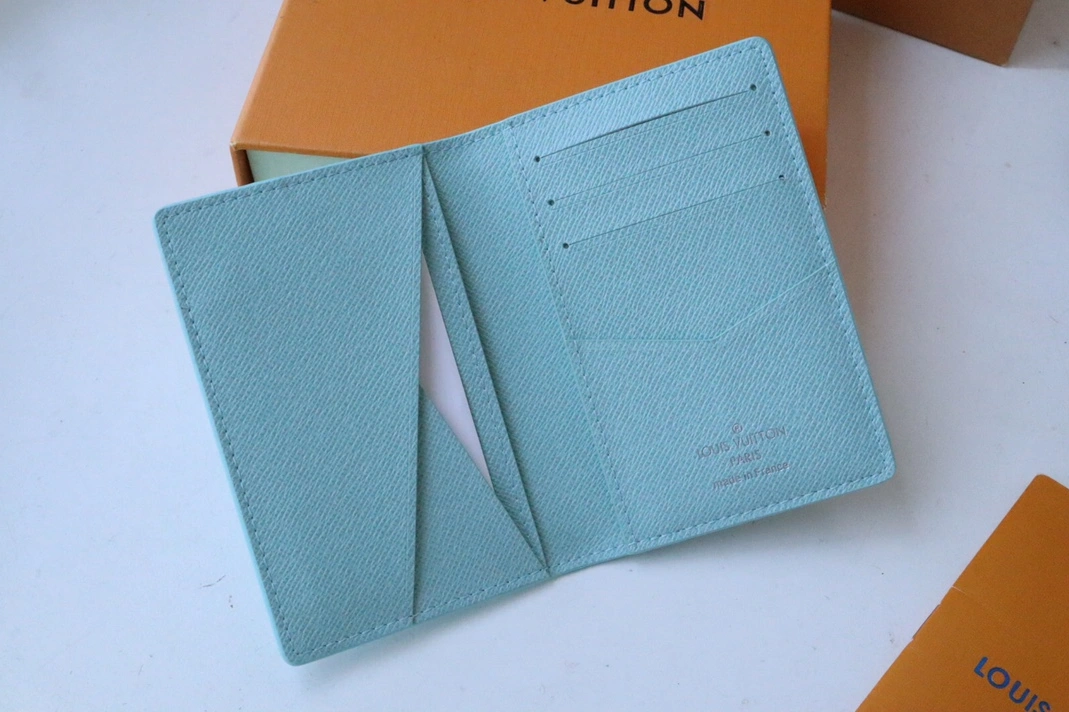 Louis Vuitton LV Card Case Elegant 440 - Image 5