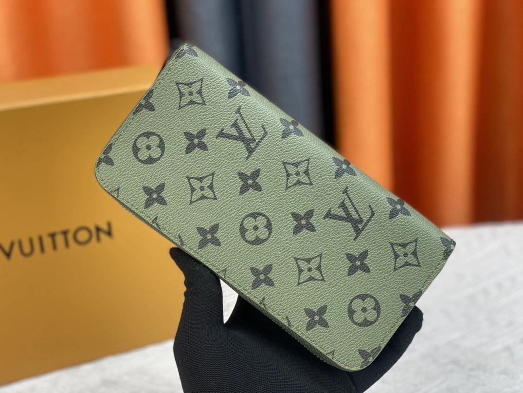 Louis Vuitton LV Card Case For Unisex Bright 7618