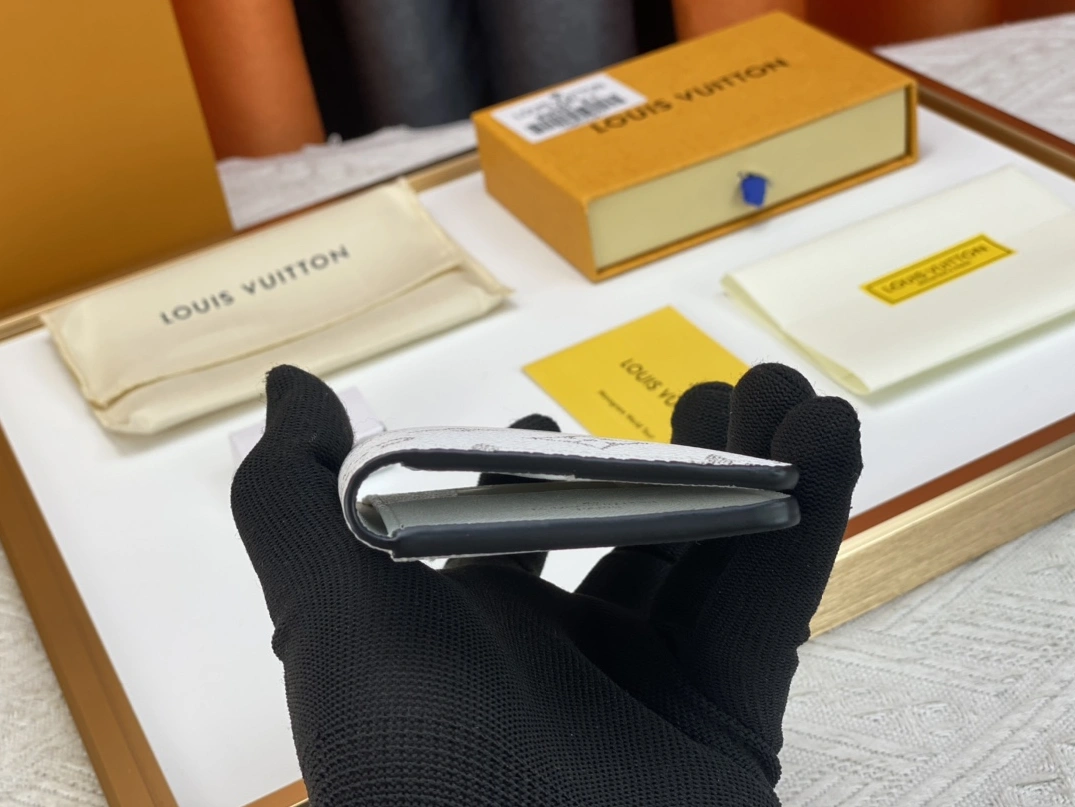 Louis Vuitton LV Card Case For Unisex Flexible 5050 - Image 5
