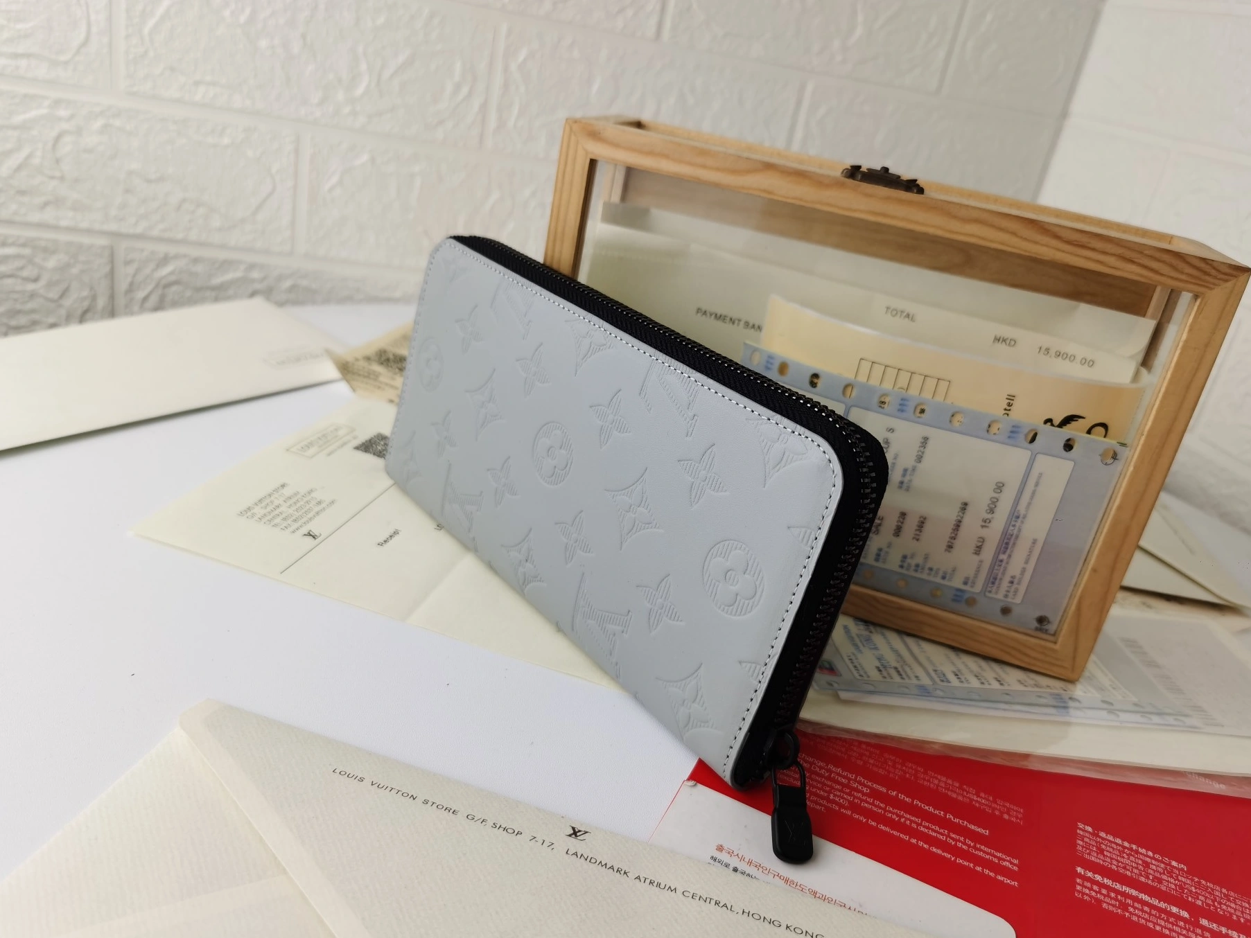 Louis Vuitton LV Card Case For Unisex Sleek 5159 - Image 4