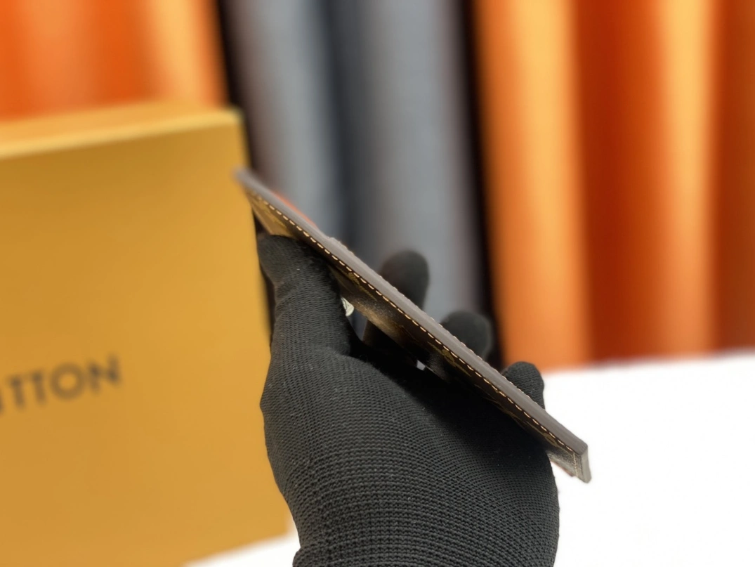 Louis Vuitton LV Card Case For Women Practical 1370 - Image 4