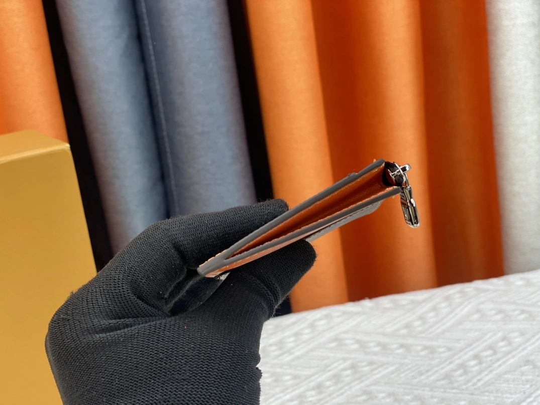 Louis Vuitton LV Card Case For Women Practical 1370 - Image 6