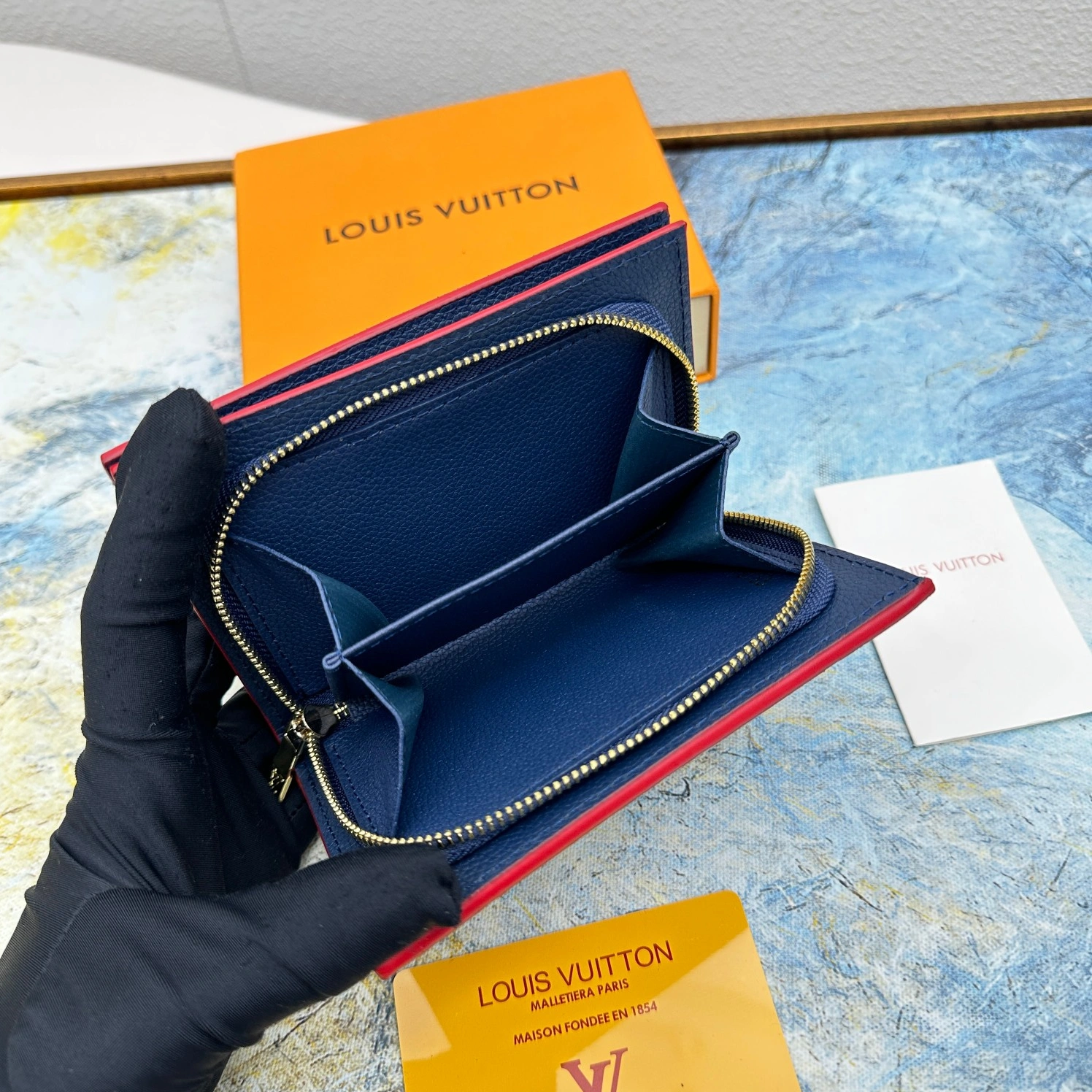 Louis Vuitton LV Card Case For Women Sophisticated 4936 - Image 6