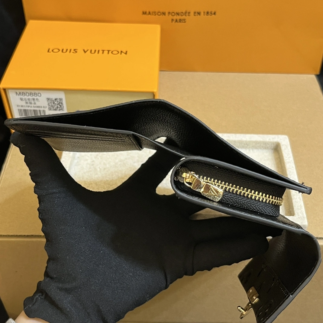 Louis Vuitton LV Card Case For Women StreetReady 1419 - Image 8