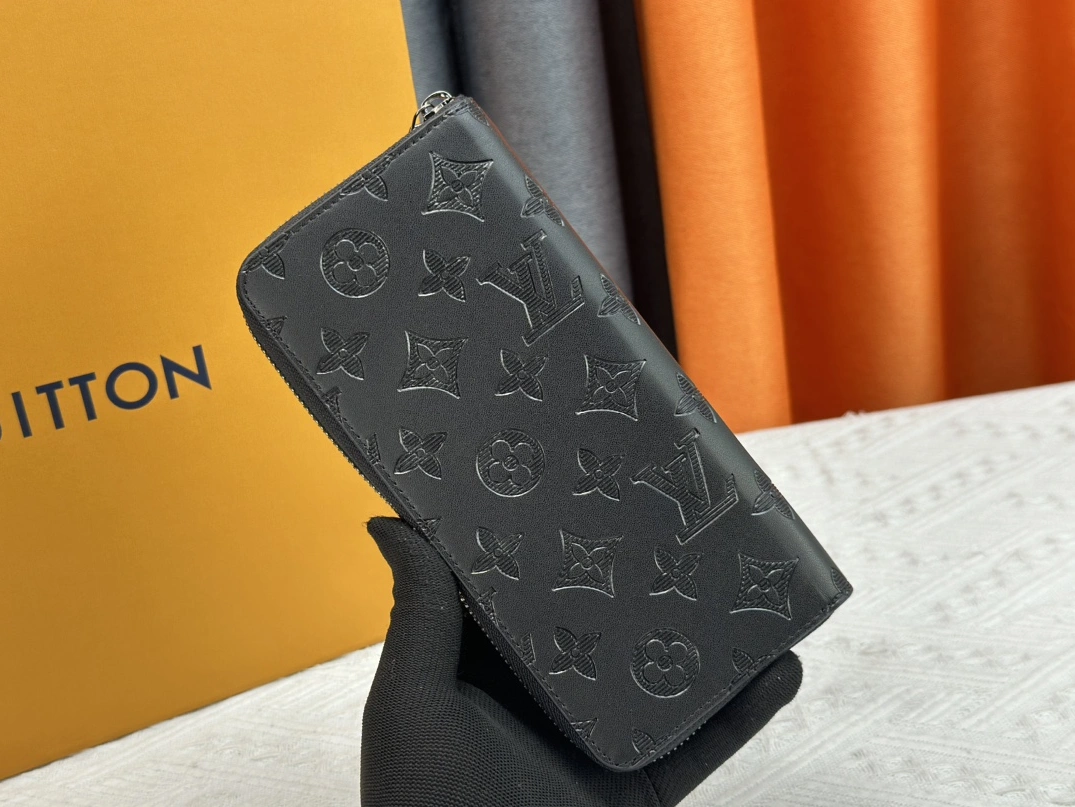 Louis Vuitton LV Card Case Functional 8810