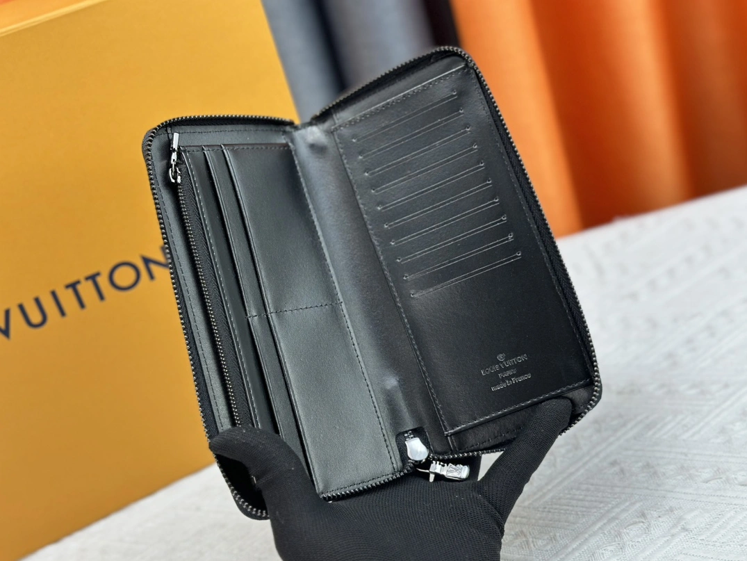 Louis Vuitton LV Card Case Functional 8810 - Image 7