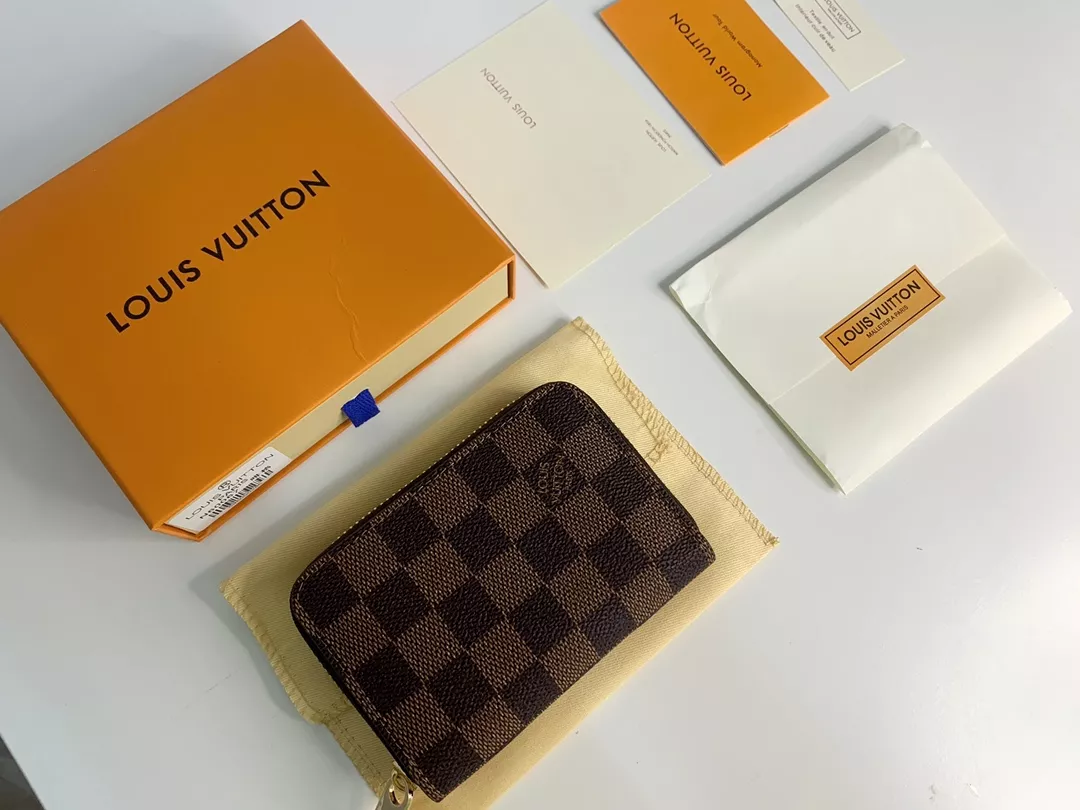 Louis Vuitton LV Card Case Practical 9393 - Image 6