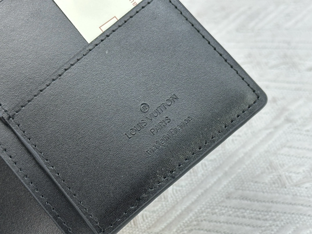 Louis Vuitton LV Card Case Sophisticated 5292 - Image 7