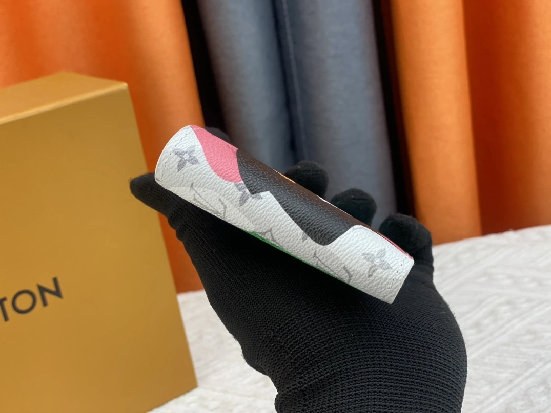 Louis Vuitton LV Wallets For Unisex Cozy 1177 - Image 4