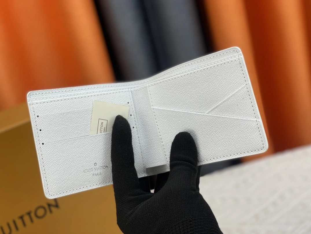 Louis Vuitton LV Wallets For Unisex Cozy 1177 - Image 7