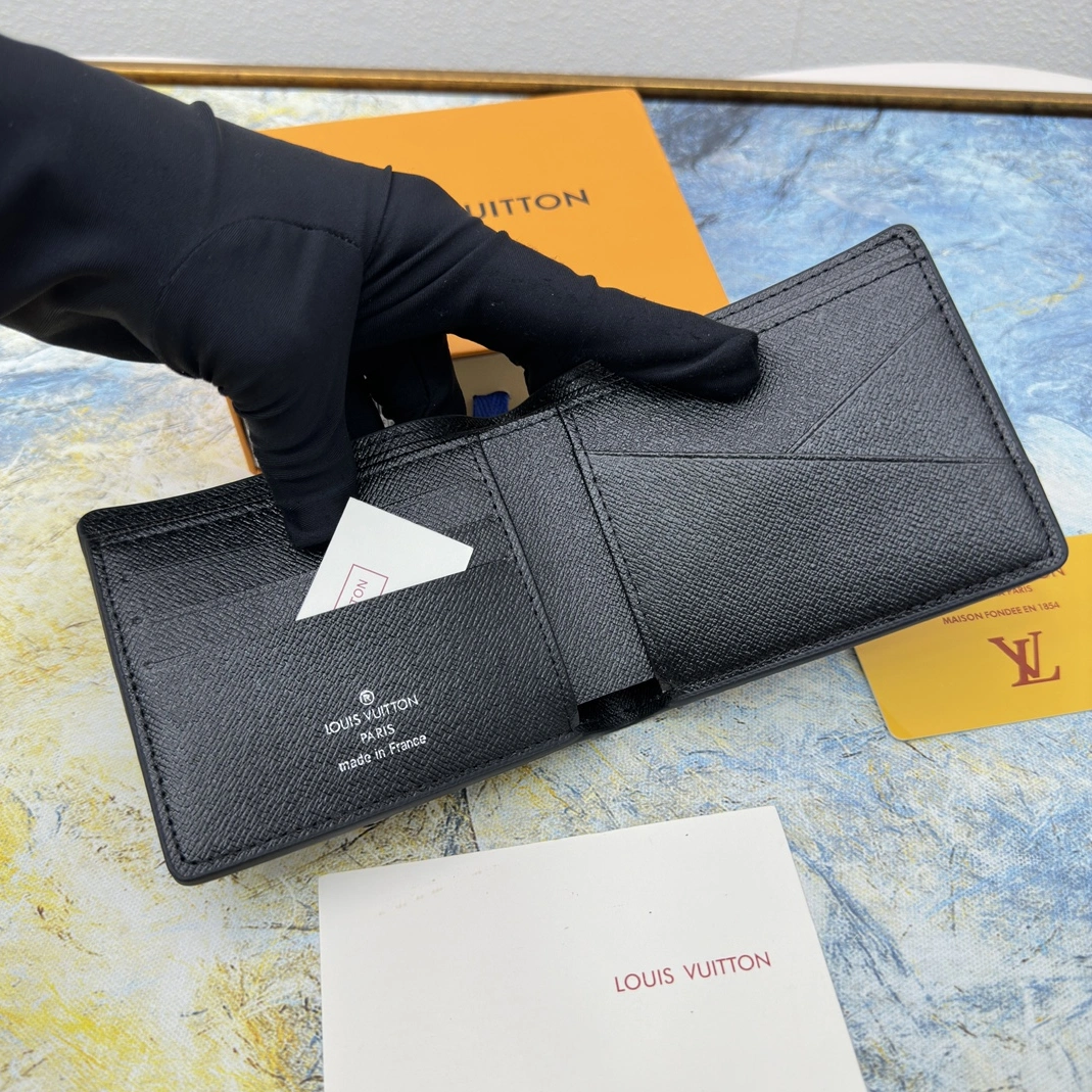 Louis Vuitton LV Wallets For Unisex Practical 5433 - Image 4