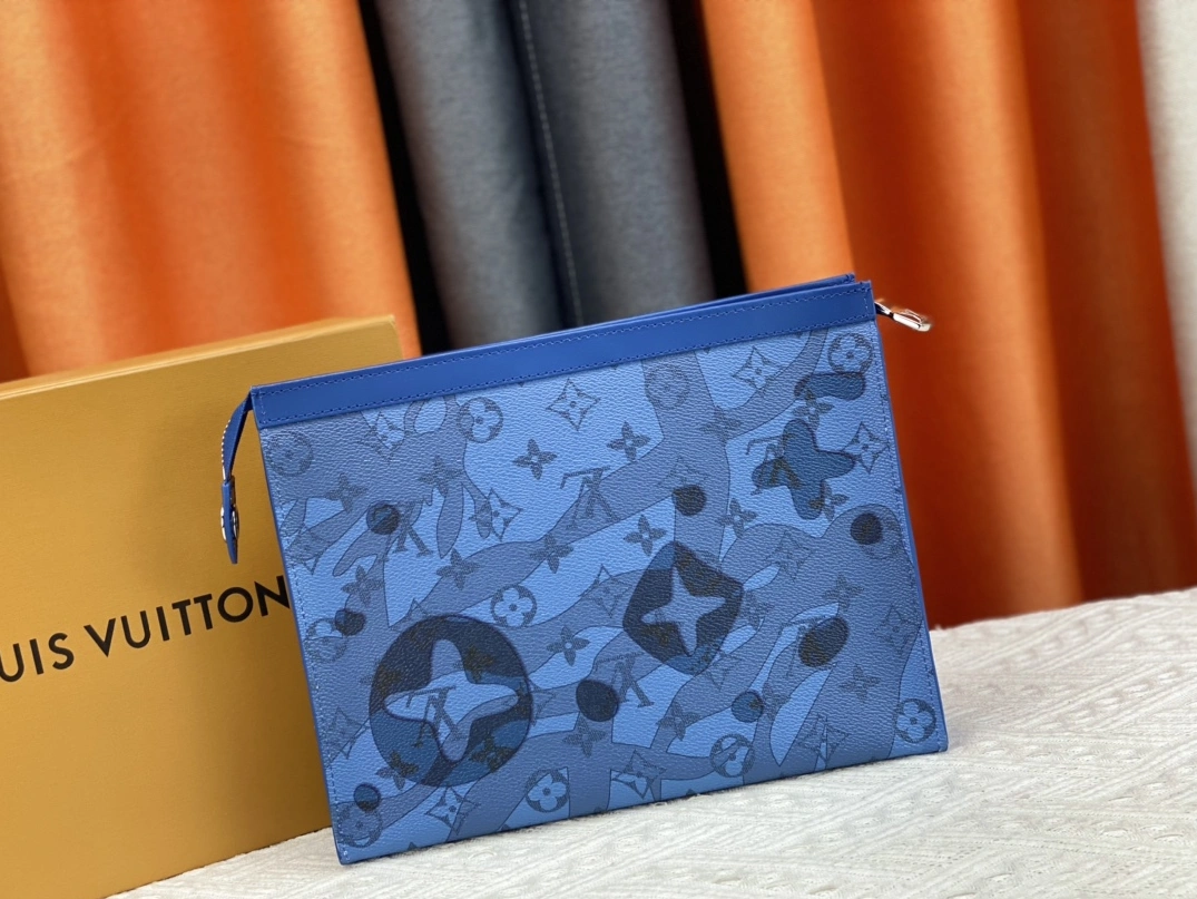 Louis Vuitton LV Wallets For Unisex Soft 298 - Image 4