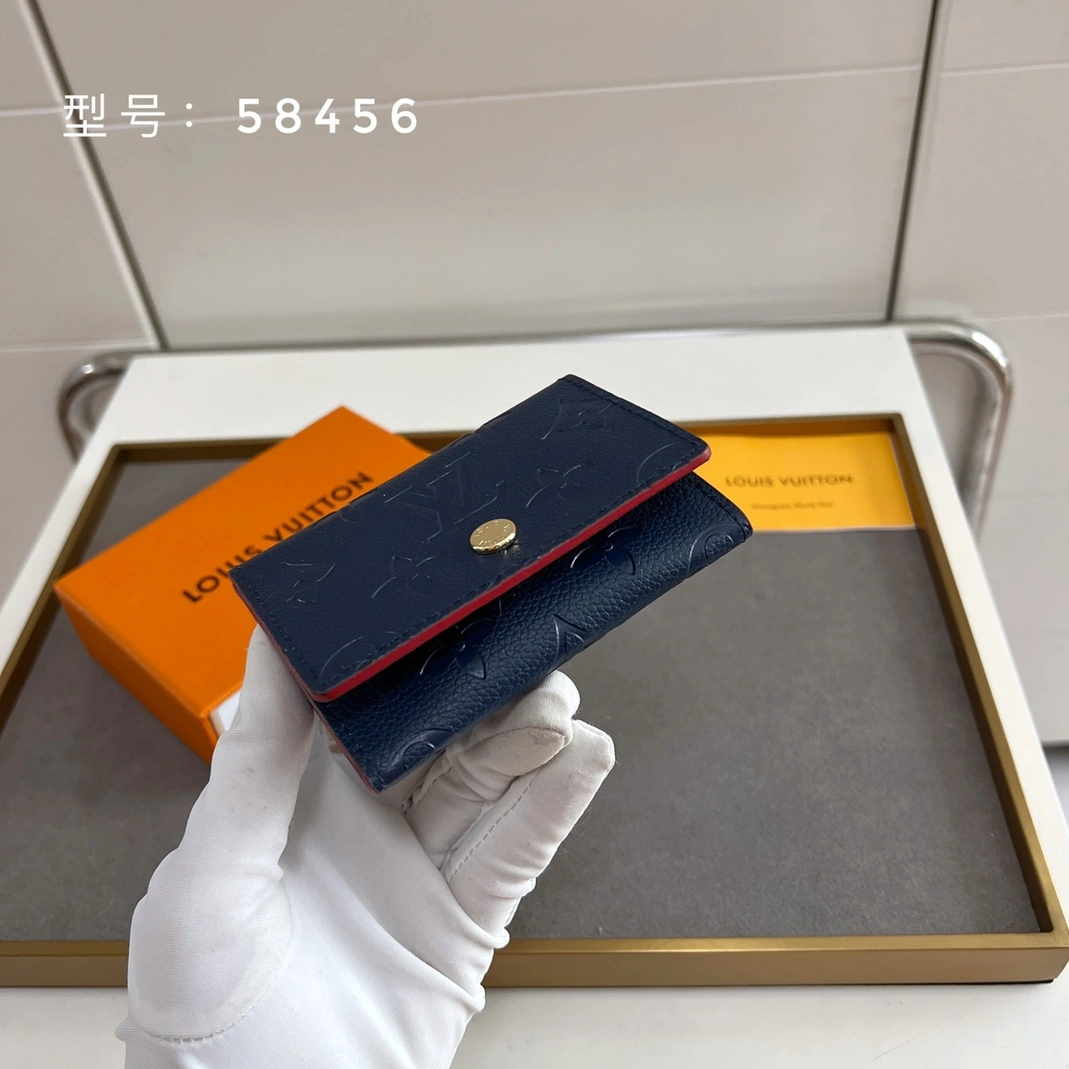 Louis Vuitton LV Wallets For Women Practical 5058